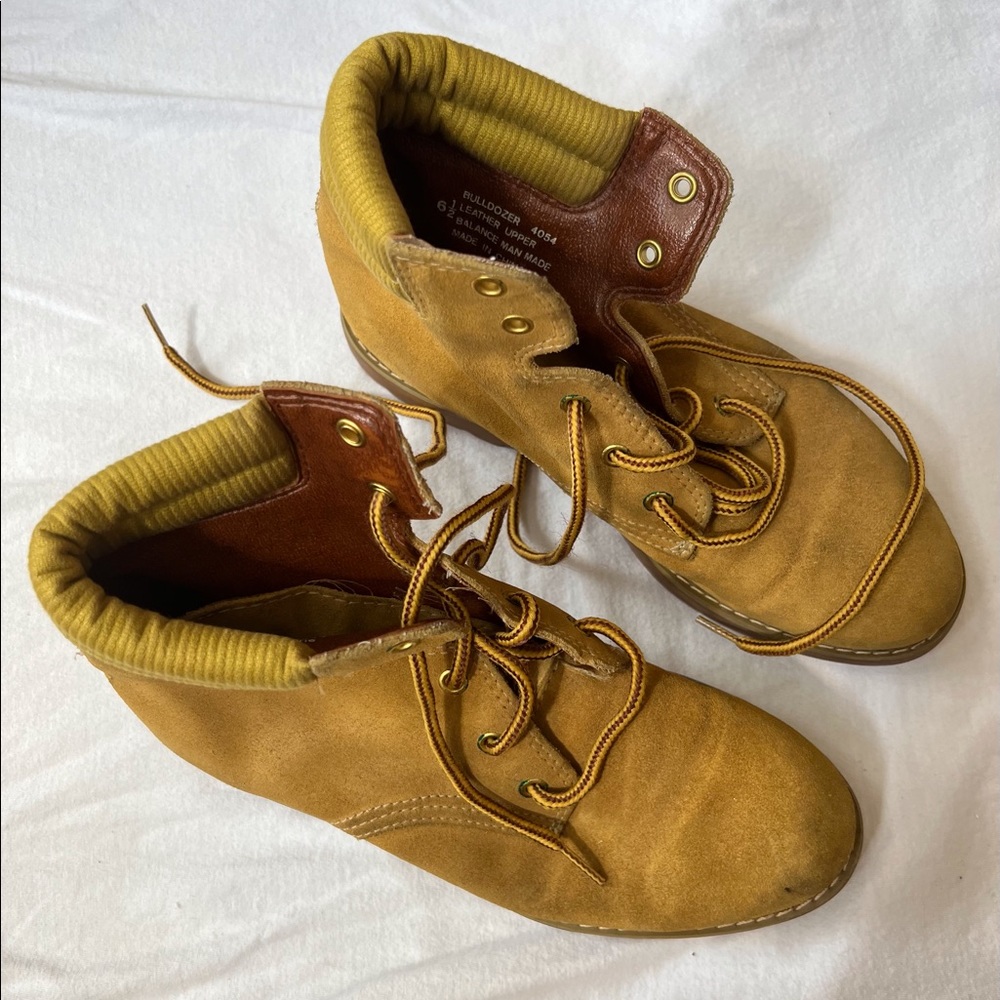 Vintage Yellow Esprit Women’s Boots 6.5